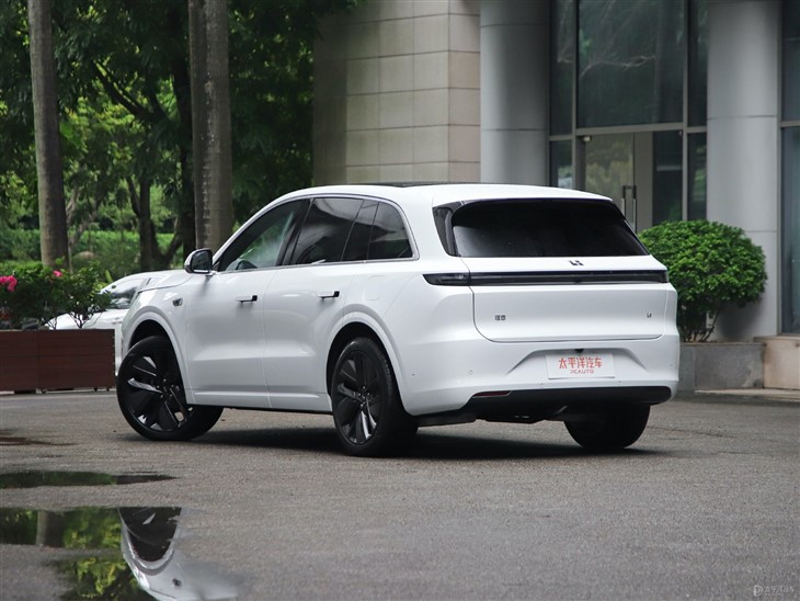 Li L6  5 seater premium large SUV