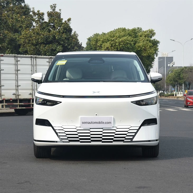 XPeng X9 702KM  Long Range Electric MPV